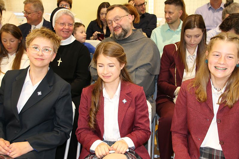 Bal Ósmoklasistów Pożegnanie klas ósmych 2025 - zdjęcie 4