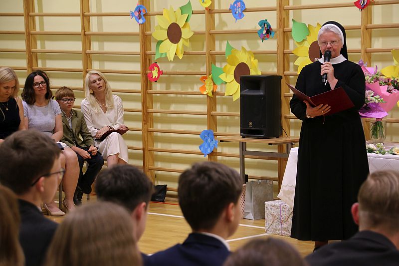Bal Ósmoklasistów Pożegnanie klas ósmych 2025 - zdjęcie 7