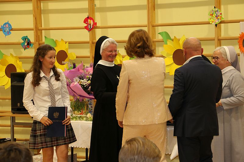 Bal Ósmoklasistów Pożegnanie klas ósmych 2025 - zdjęcie 11