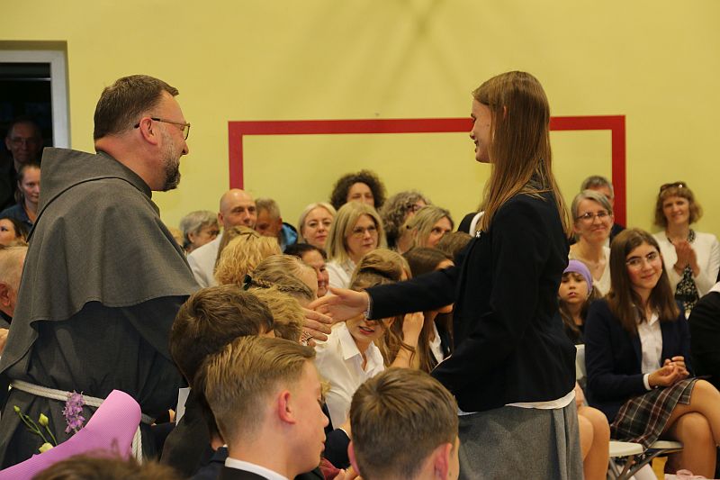 Bal Ósmoklasistów Pożegnanie klas ósmych 2025 - zdjęcie 19