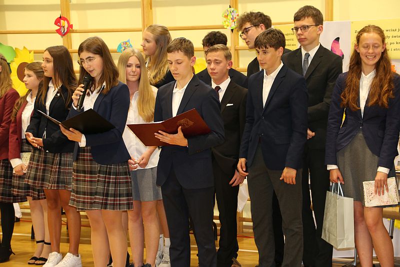 Bal Ósmoklasistów Pożegnanie klas ósmych 2025 - zdjęcie 15