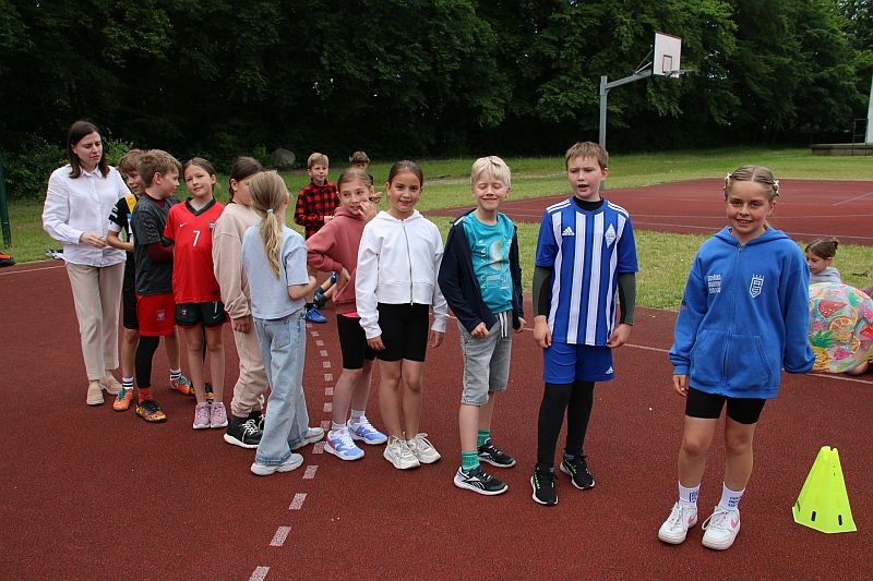 Dzień Sportu – klasy 1 – 3 - zdjęcie 5