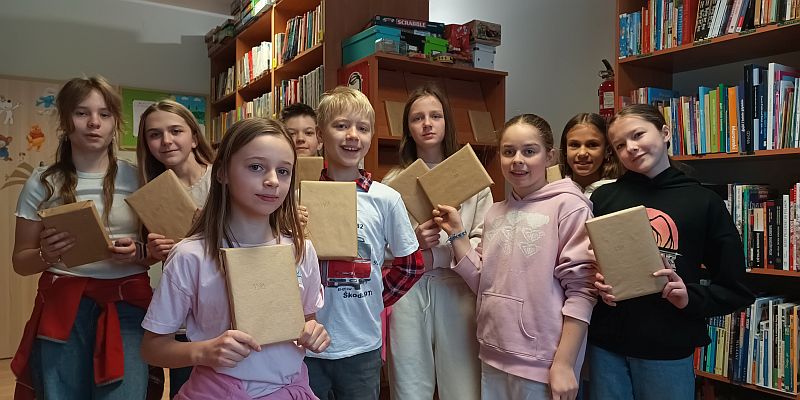 Wypożycz książkę w ciemno 2026 - zdjęcie 1