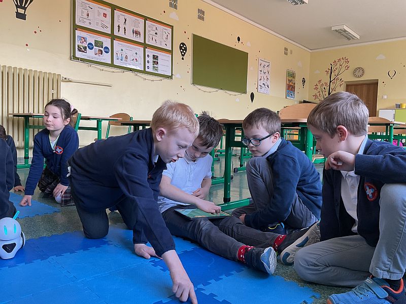 Nasi najmłodsi uczniowie w świecie technologii - zdjęcie 12