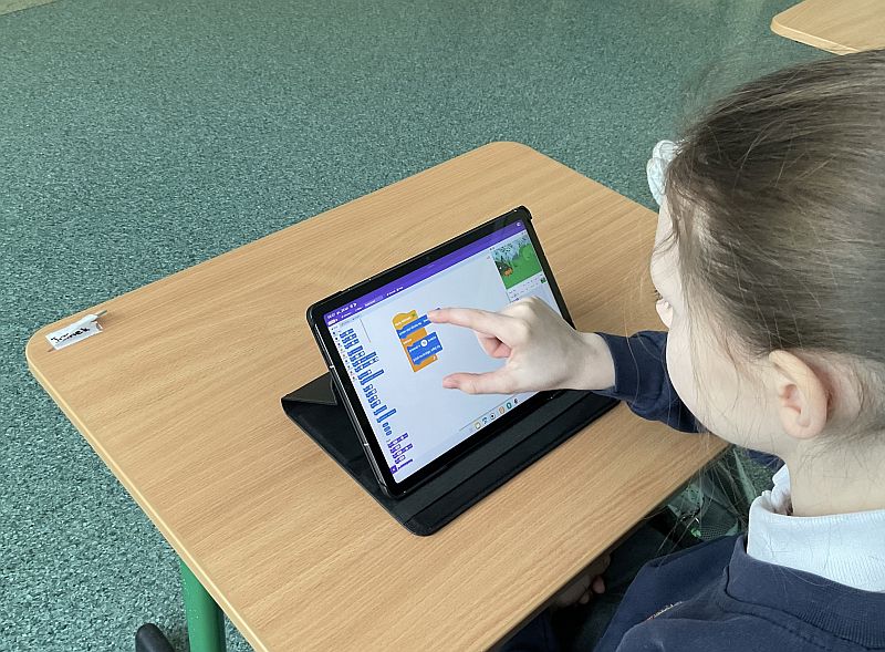 Nasi najmłodsi uczniowie w świecie technologii - zdjęcie 4