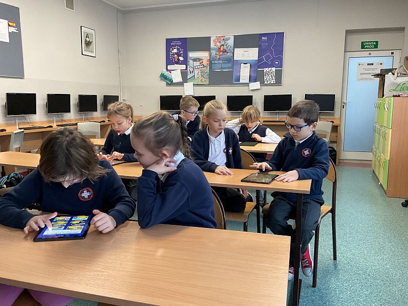 Nasi najmłodsi uczniowie w świecie technologii - zdjęcie 7