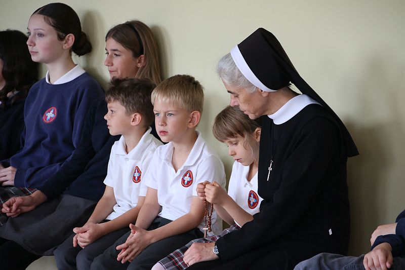 Milion dzieci modli się na różańcu, a całe niebo słucha… - zdjęcie 12