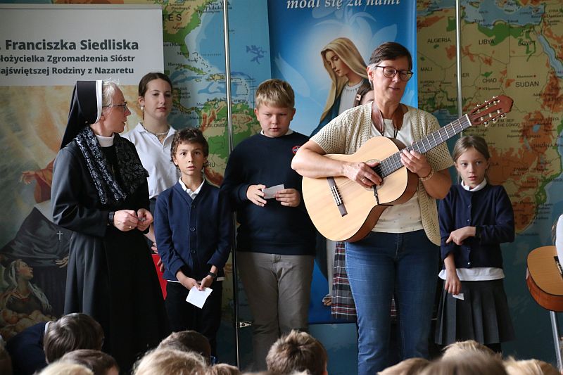 Milion dzieci modli się na różańcu, a całe niebo słucha… - zdjęcie 16