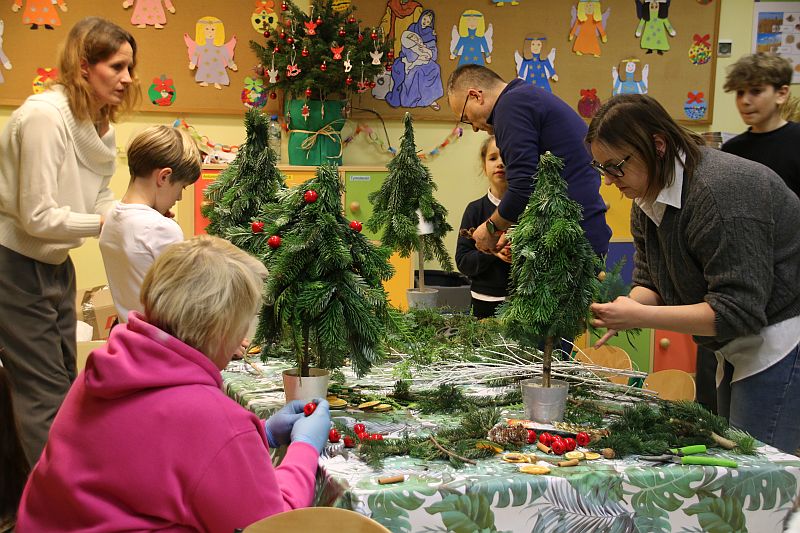 Warsztaty Choinkowe 15.12.2025 r. - zdjęcie 17