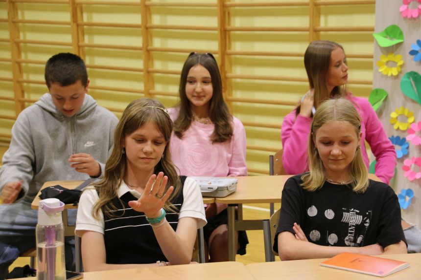 Pożegnanie ósmych klas - 2024 - zdjęcie 17