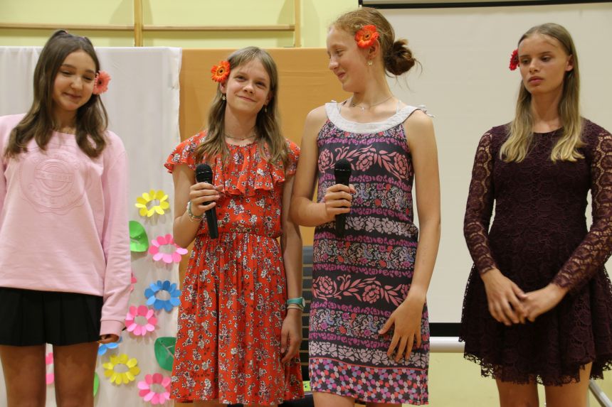 Pożegnanie ósmych klas - 2024 - zdjęcie 21