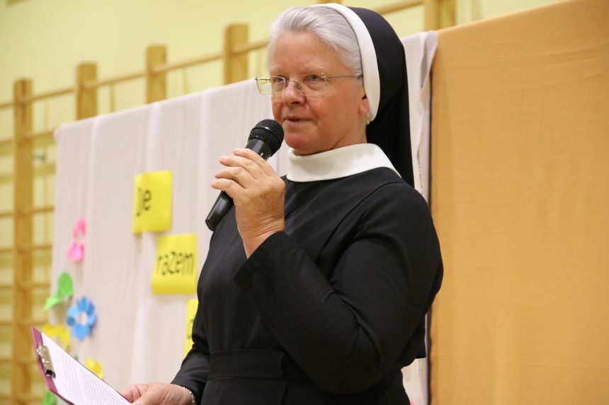 Pożegnanie ósmych klas - 2024 - zdjęcie 30