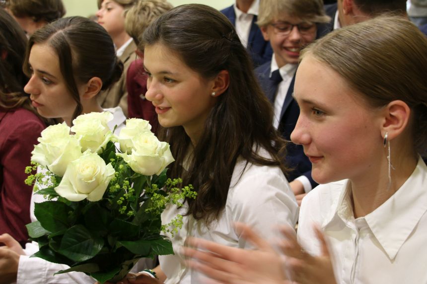 Pożegnanie ósmych klas - 2024 - zdjęcie 34