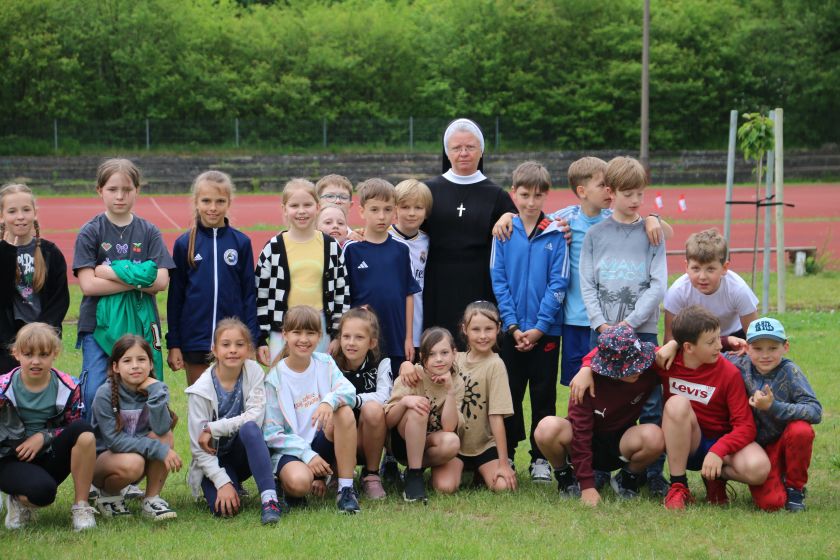 Dzień sportu dla klas 1-3 - zdjęcie 1