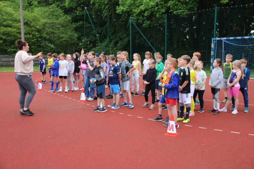 Dzień sportu dla klas 1-3 - zdjęcie 14