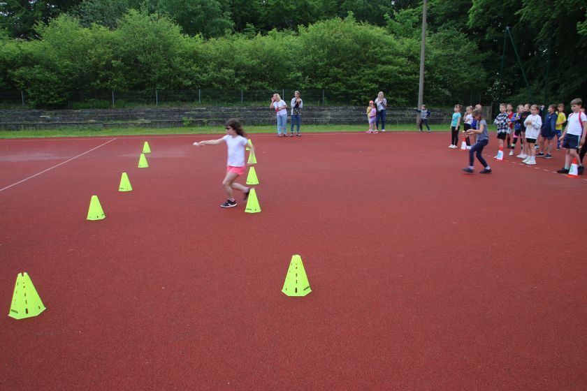 Dzień sportu dla klas 1-3 - zdjęcie 45