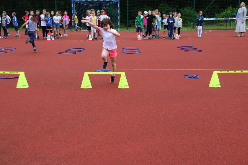 Dzień sportu dla klas 1-3 - zdjęcie 73
