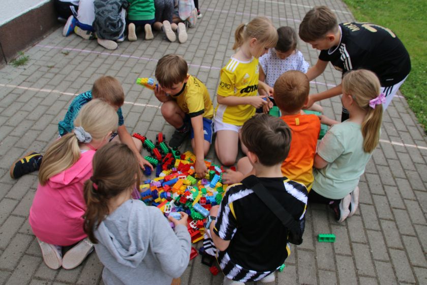 Dzień sportu dla klas 1-3 - zdjęcie 145