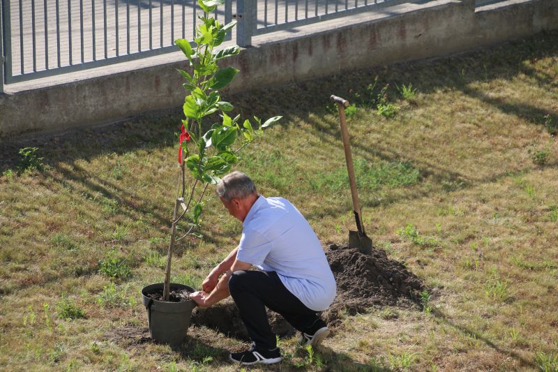 Ósme klasy żegnają się z szkołą - zdjęcie 56