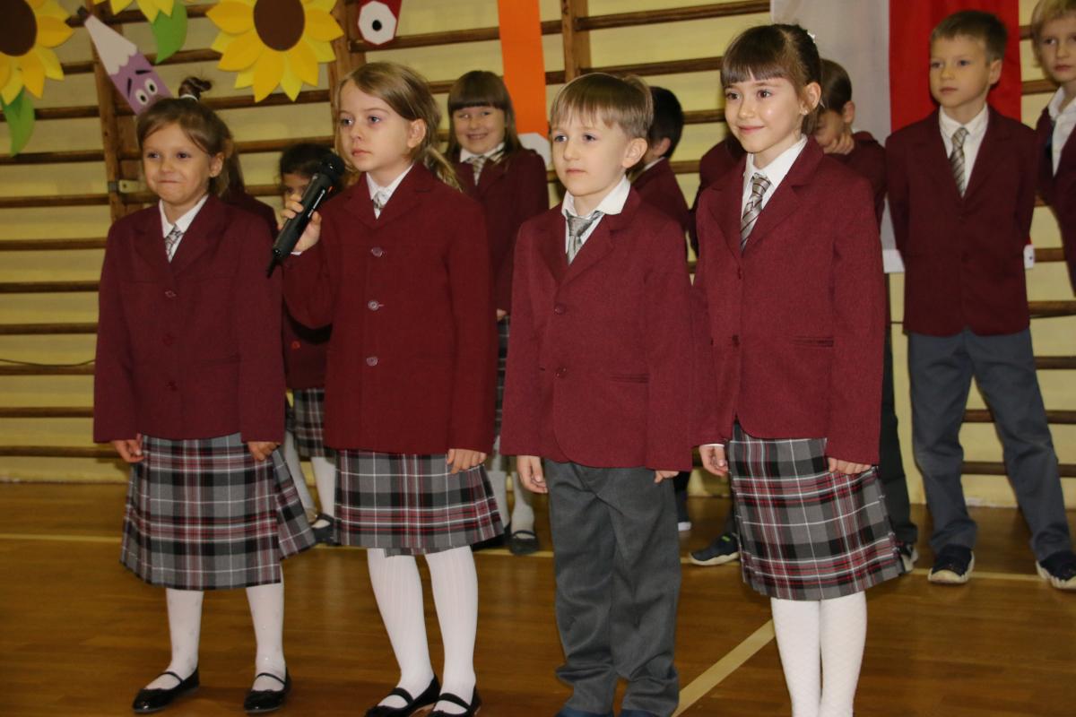 Uroczystość ślubowania klas pierwszych Katolickiej Szkoły Podstawowej im. Św. Rodziny w Gdyni - zdjęcie 18